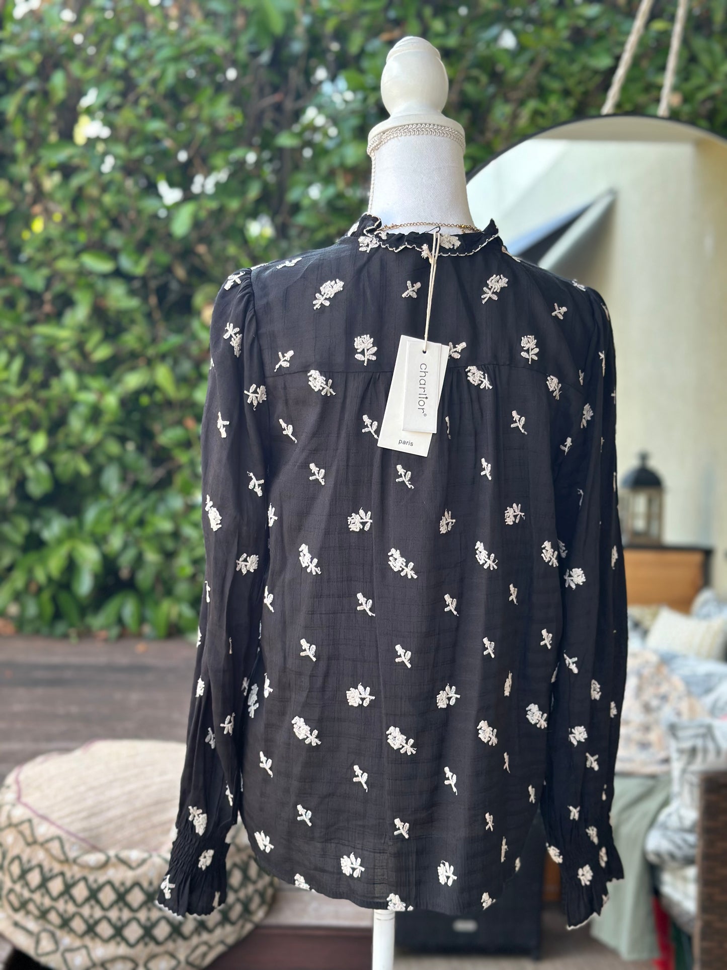 Chemise noire brodée Neuve avec étiquette T.38