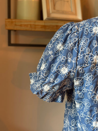 Blouse bleue brodée fleurs coton T.36/38