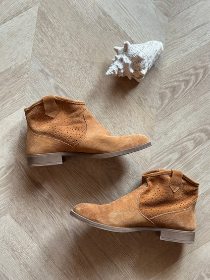 Bottines en cuir daim camel T.39