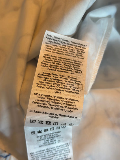 Robe blanche d’été brodée de fleurs bleues T.36