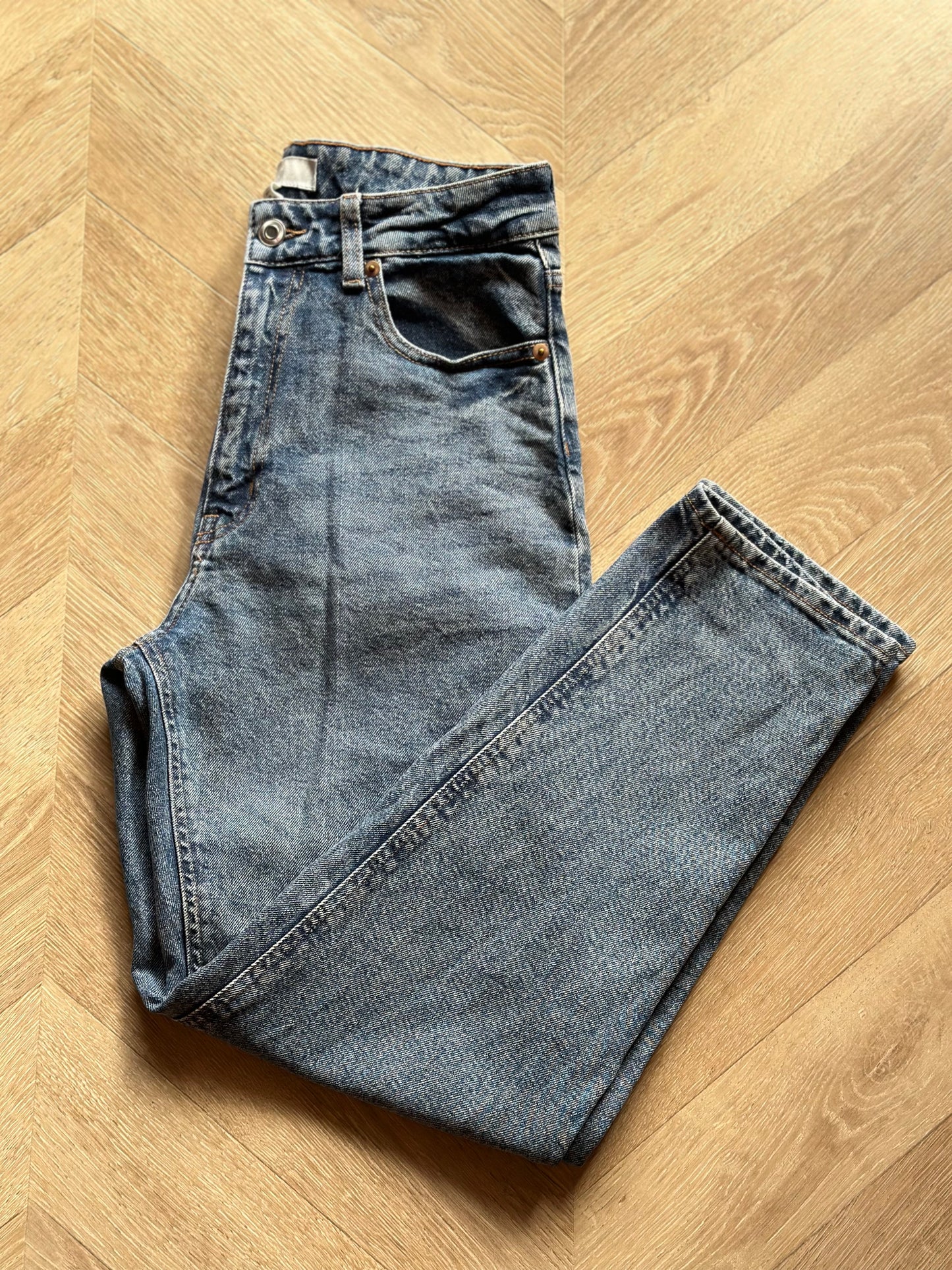 Jean mom droit en denim bleu délavé T.36