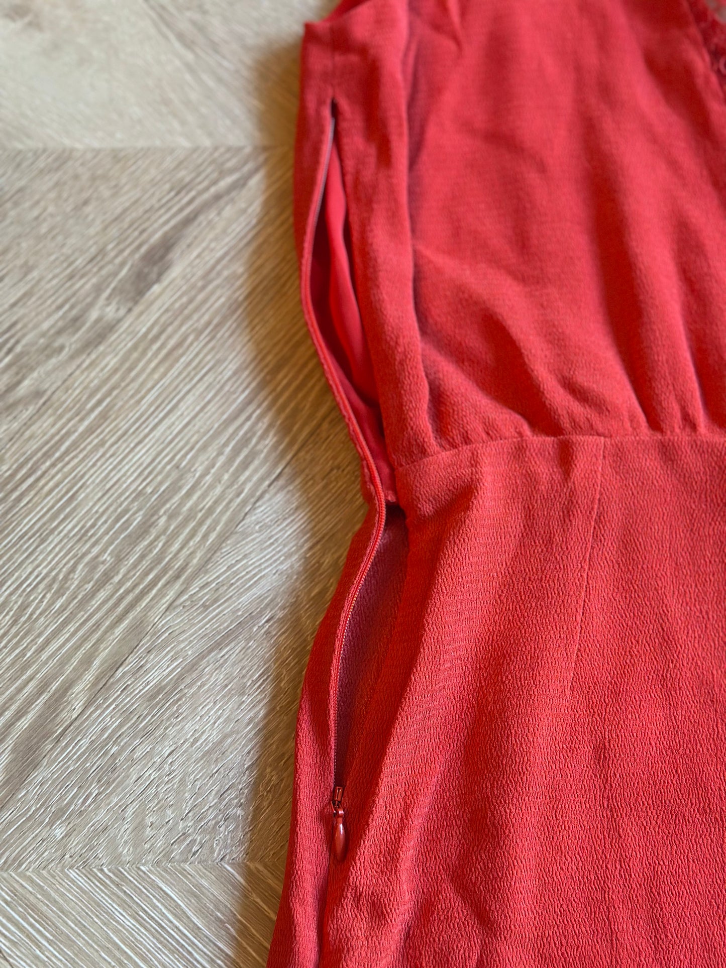 Combishort rouge décolleté dentelle Devas T.38