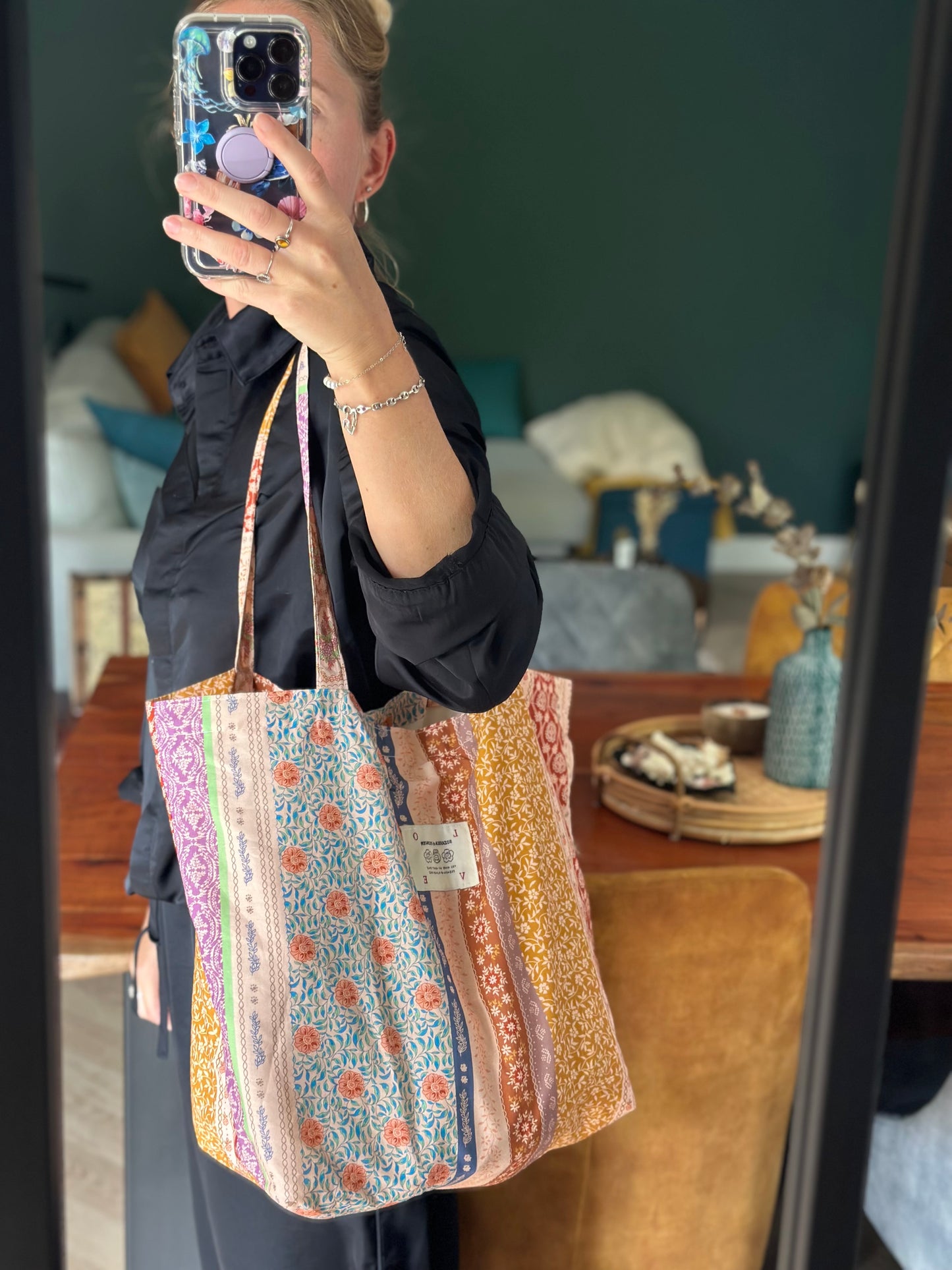 Joli sac cabas à motifs effet patchwork fleuri – Coton doux multicolore
