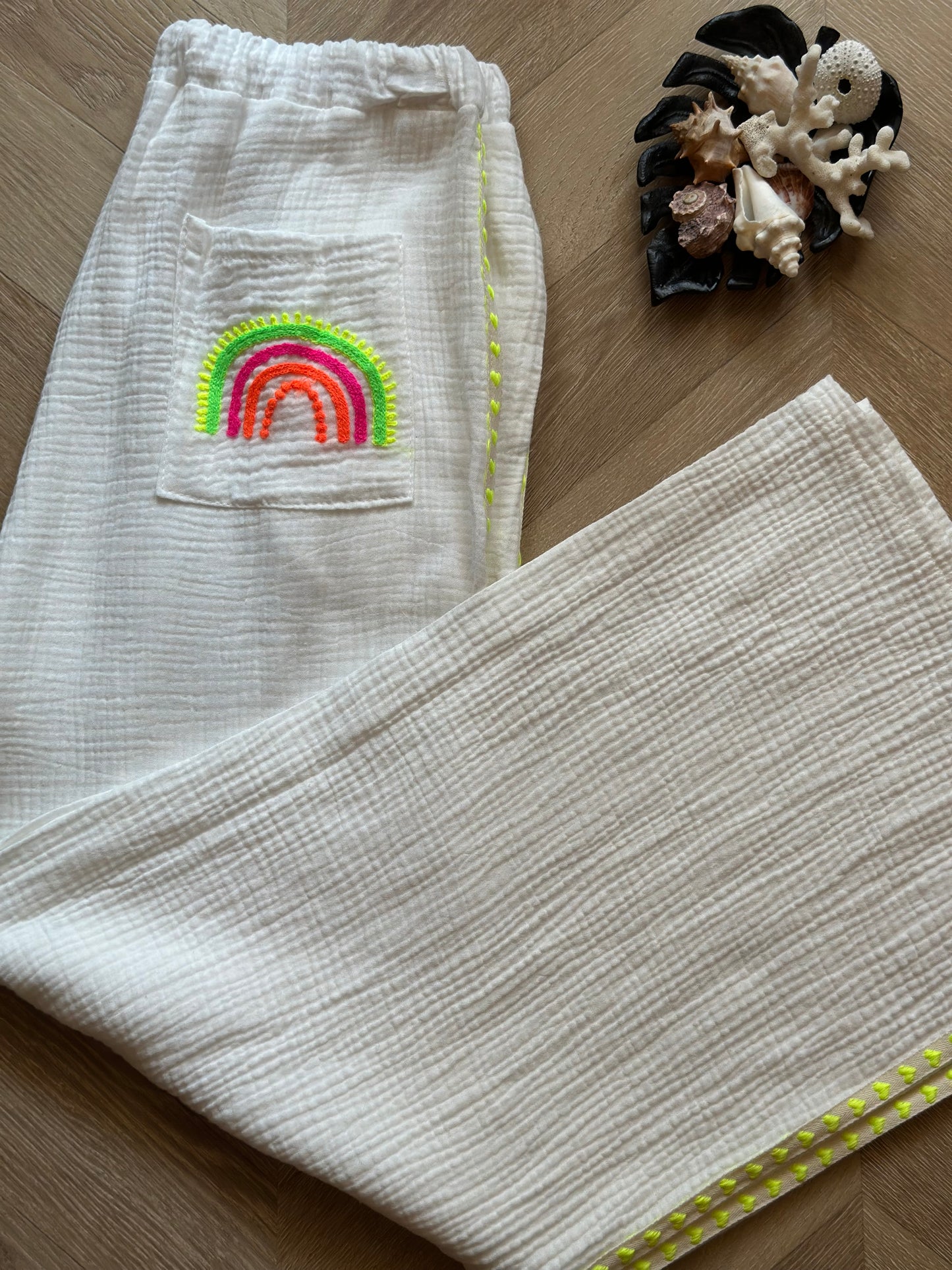 Pantalon gaze de coton Made in Italy blanc brodé arc-en-ciel – T.U 36/44