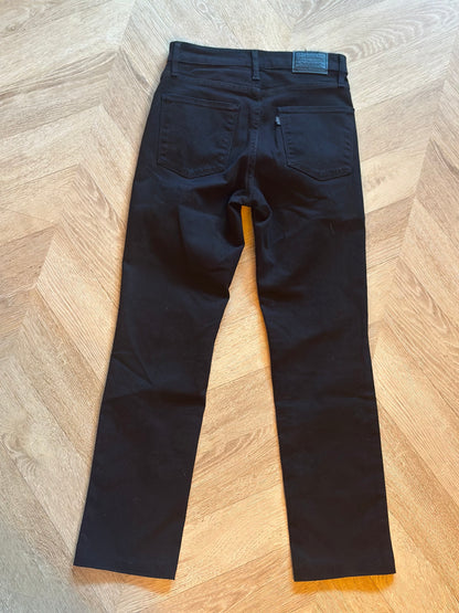 Jean noir coupe droite Levi’ s Premium 724 High Rise Straight T.34