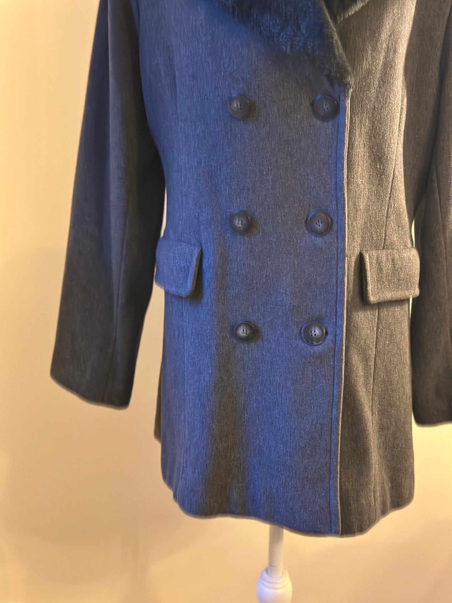 Manteau en laine gris col fausse fourrure Vintage 20s’ T.40