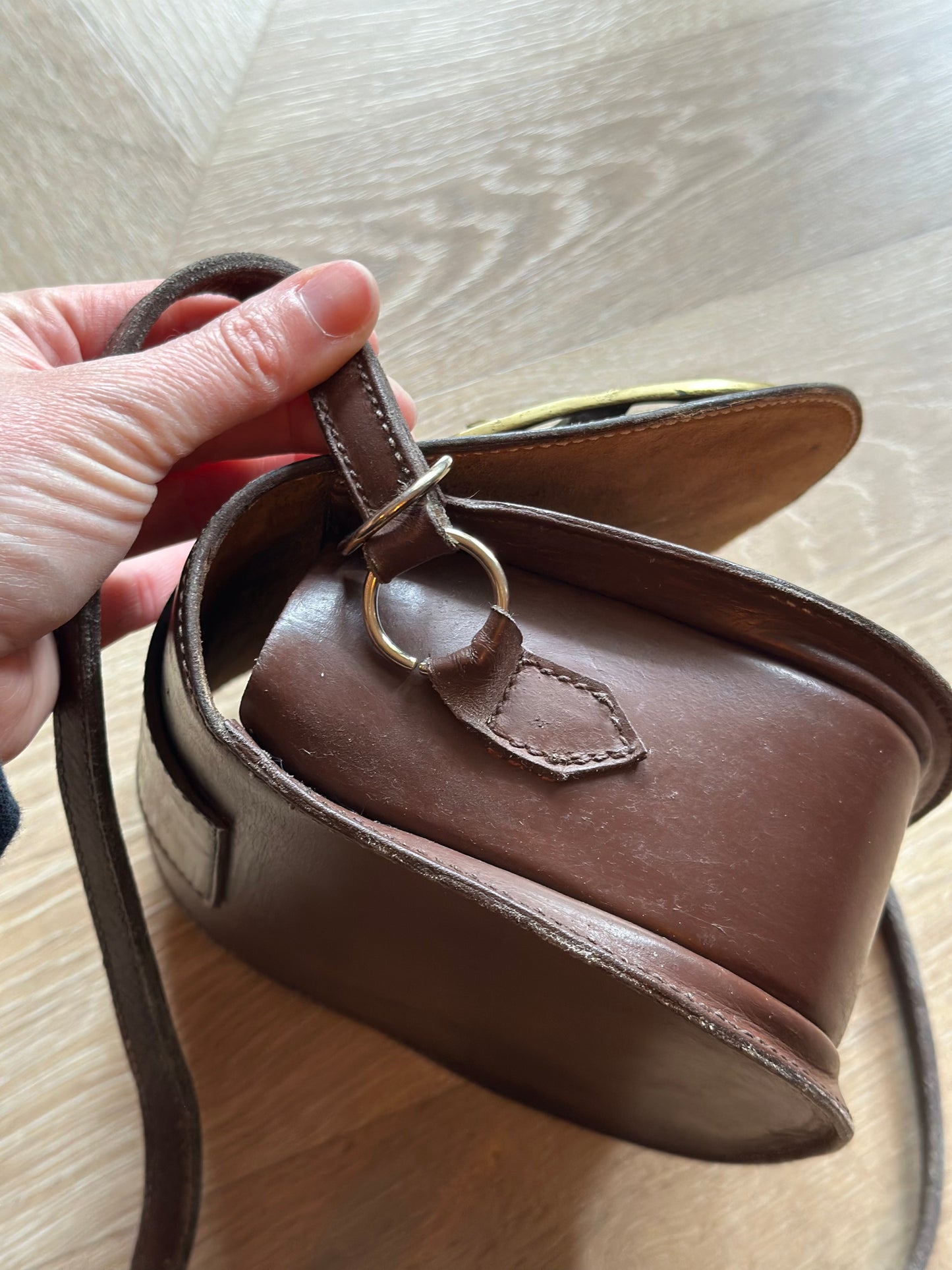 Sac bandoulière cuir marron vintage boucle métal – Made in France