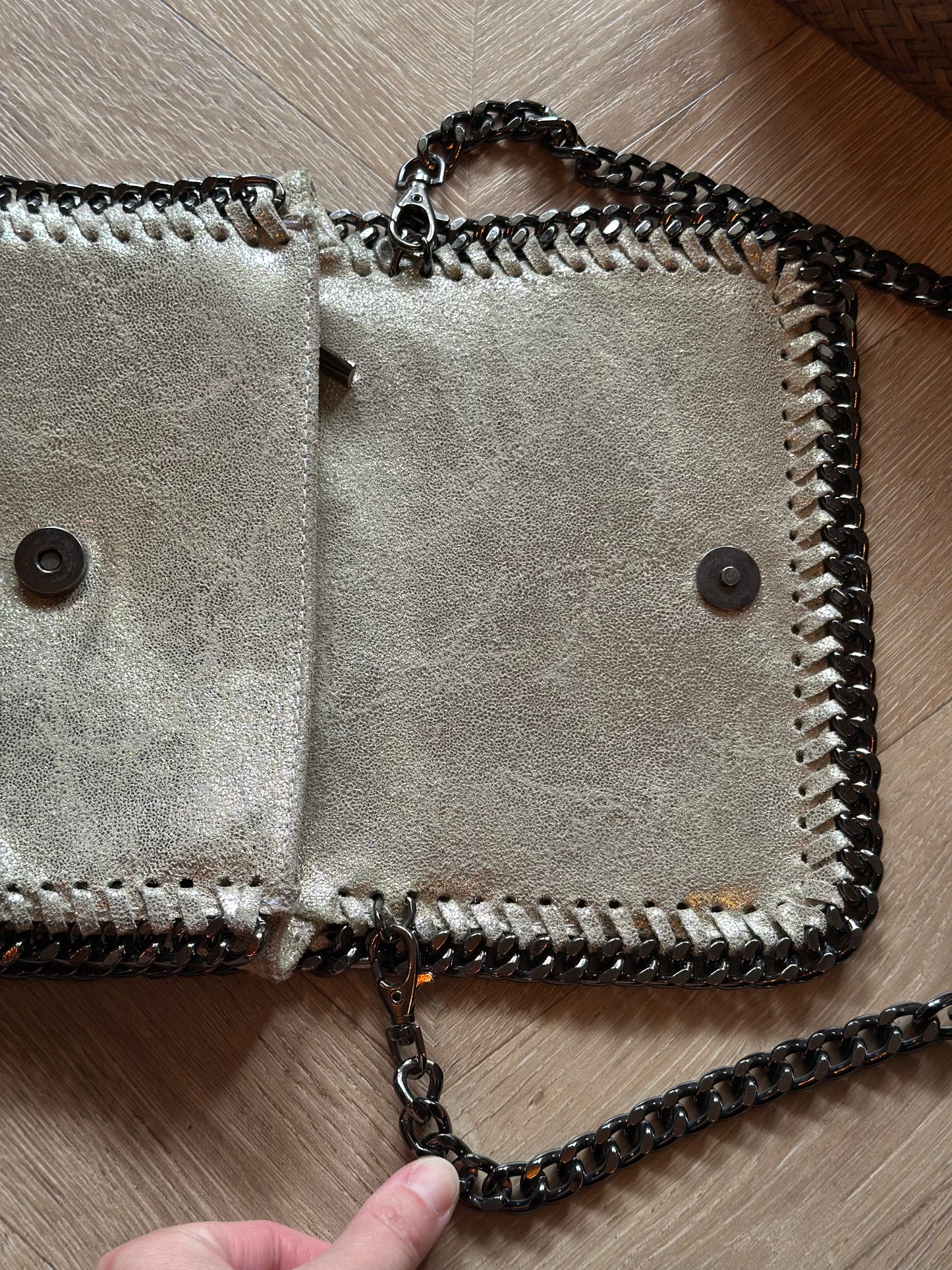 Sac bandoulière cuir métallisé doré chaîne Made in Italy – 21x14 cm