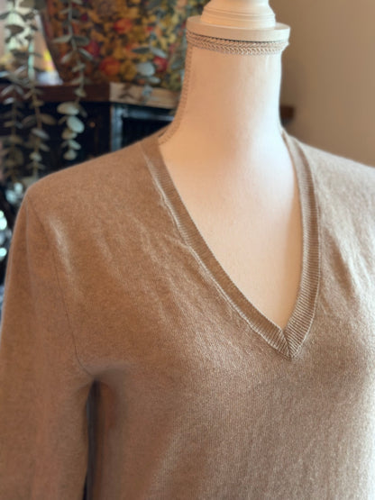 Pull en laine mérinos beige col en V T.38