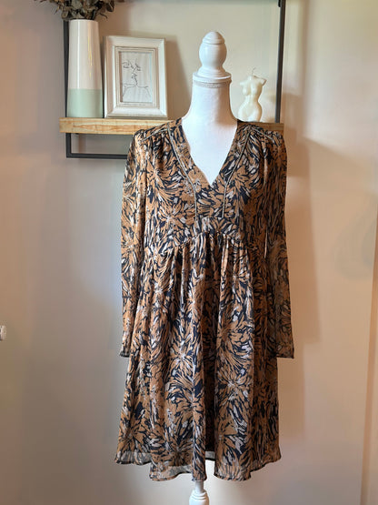 Robe fluide volantée imprimé noir col V manches longues T.38