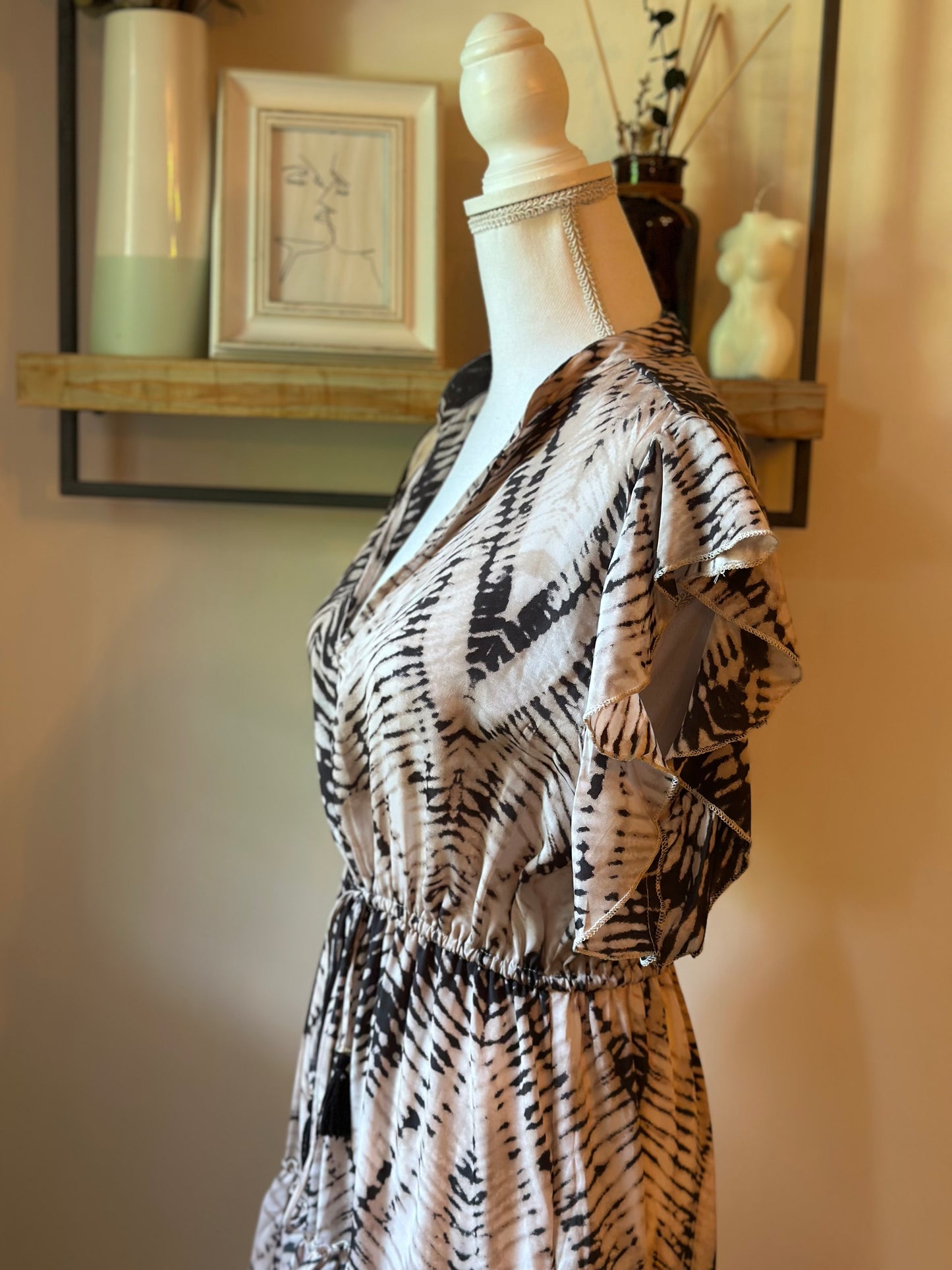 Robe volantée imprimé noir et blanc T.38