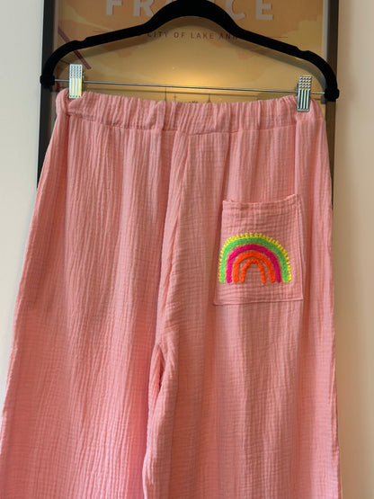 Pantalon rose gaze de coton Made in Italy – Broderie arc-en-ciel T.U 36 à 44