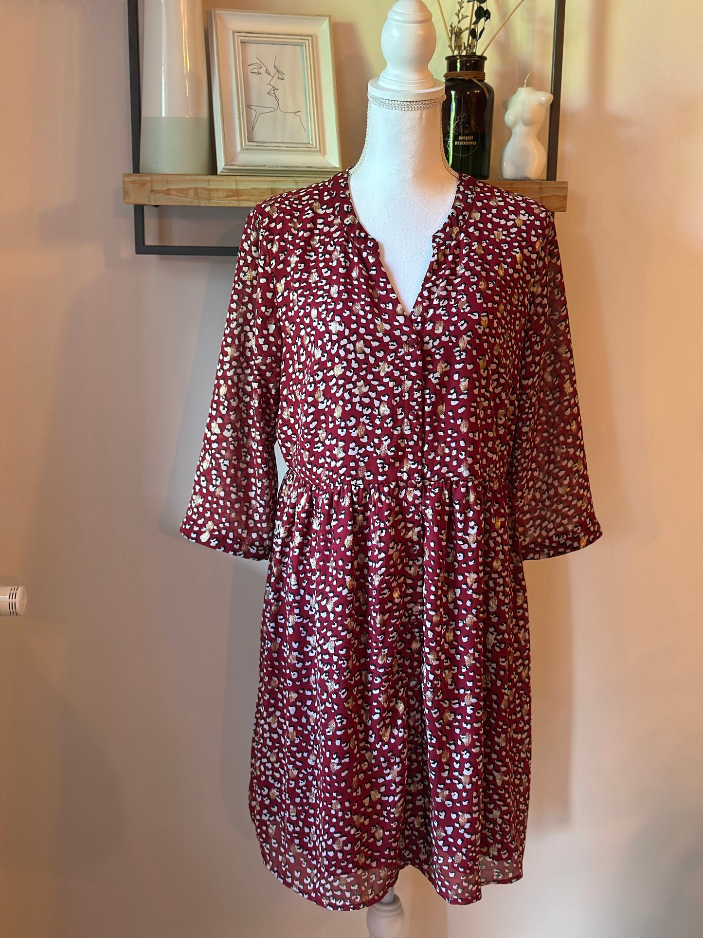Robe fluide imprimé léopard bordeaux col V manches 3/4 T.42