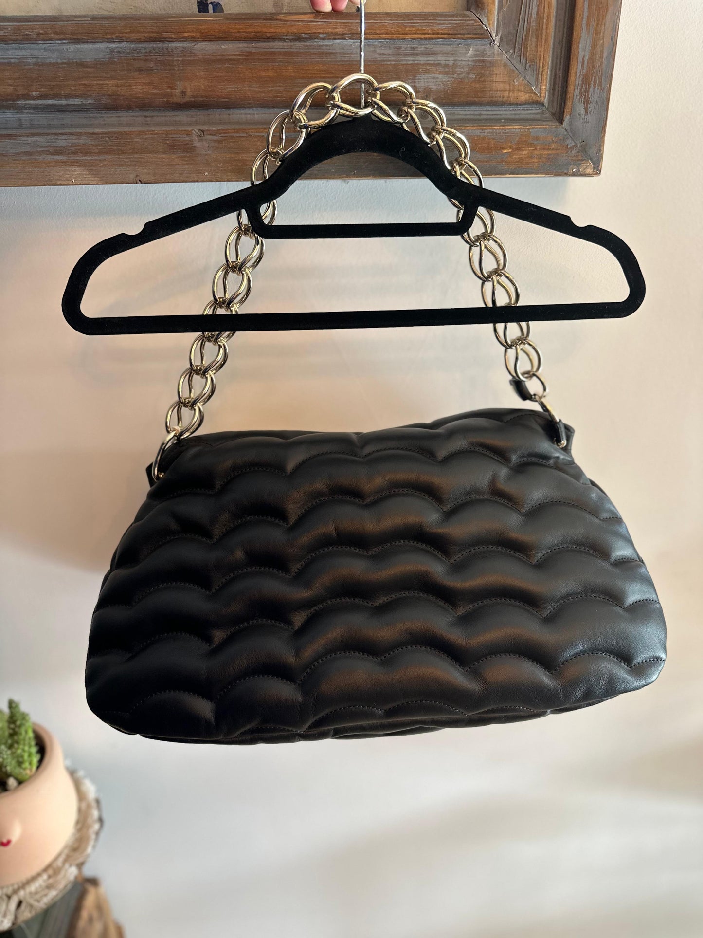 Sac Chloé Juana Medium cuir noir matelassé chaîne dorée neuf avec étiquette – modèle luxe