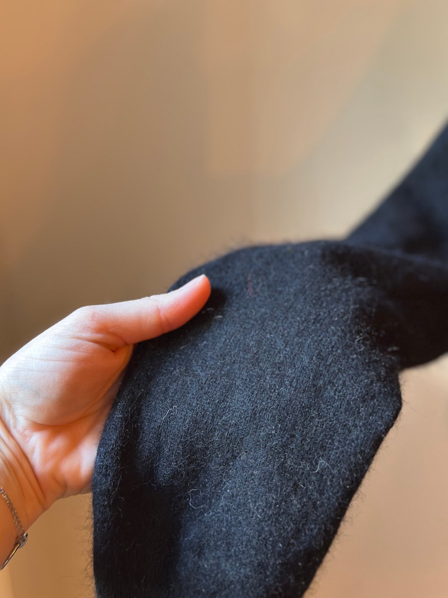 Pull noir col V laine mélangée T.34