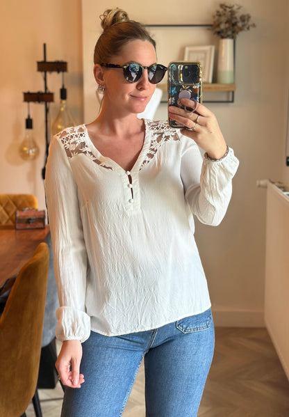 Blouse brodée blanche T.40