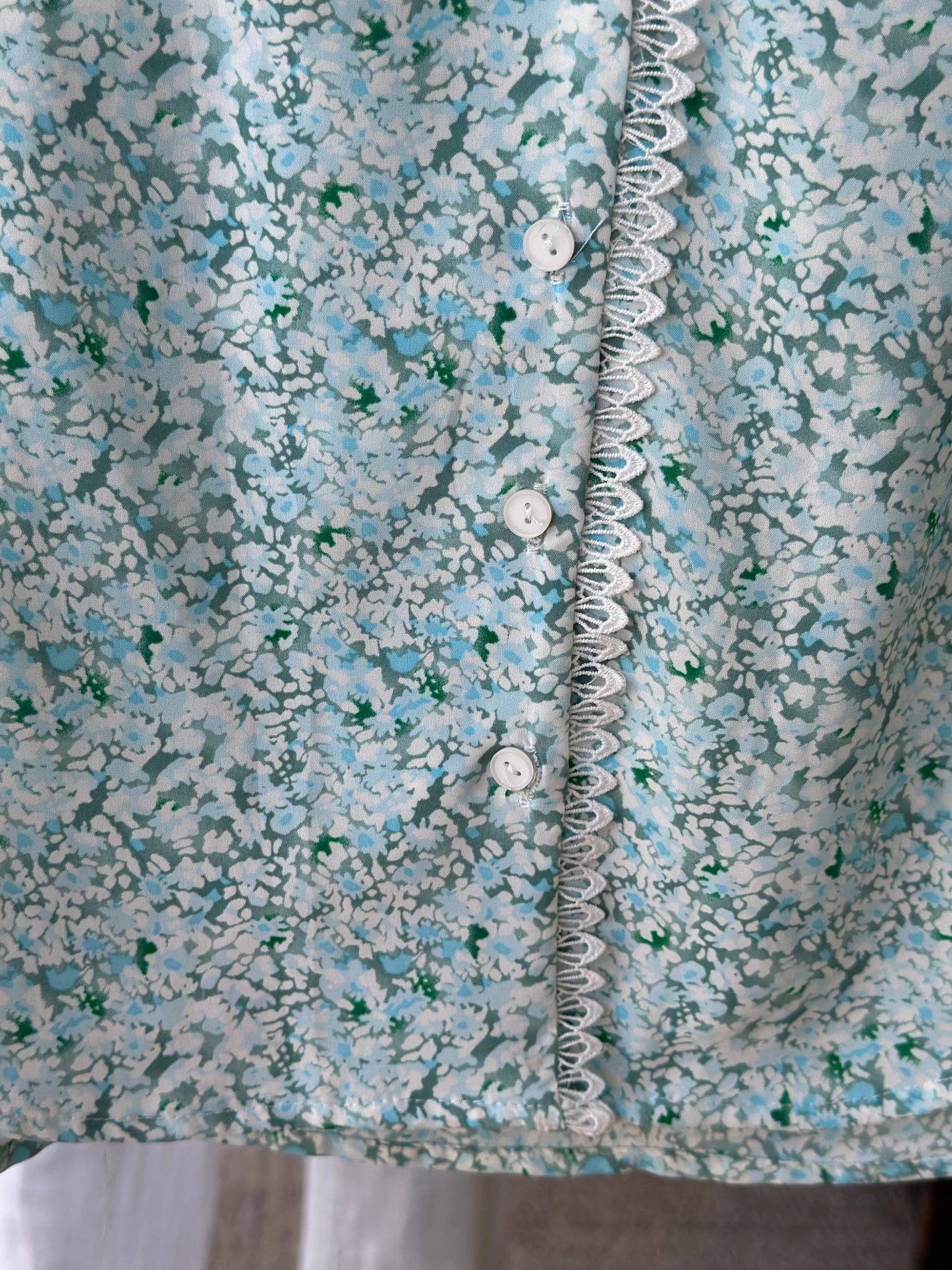 Blouse fleurie Neuve T.36/38