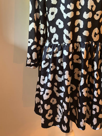 Robe fluide imprimé léopard noir et beige manches longues T.38/40