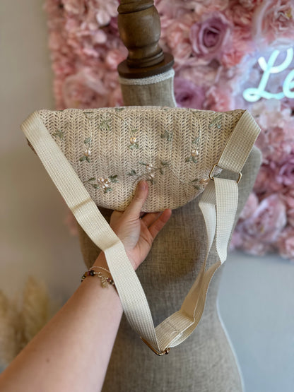 Banane beige crème brodée de fleurs