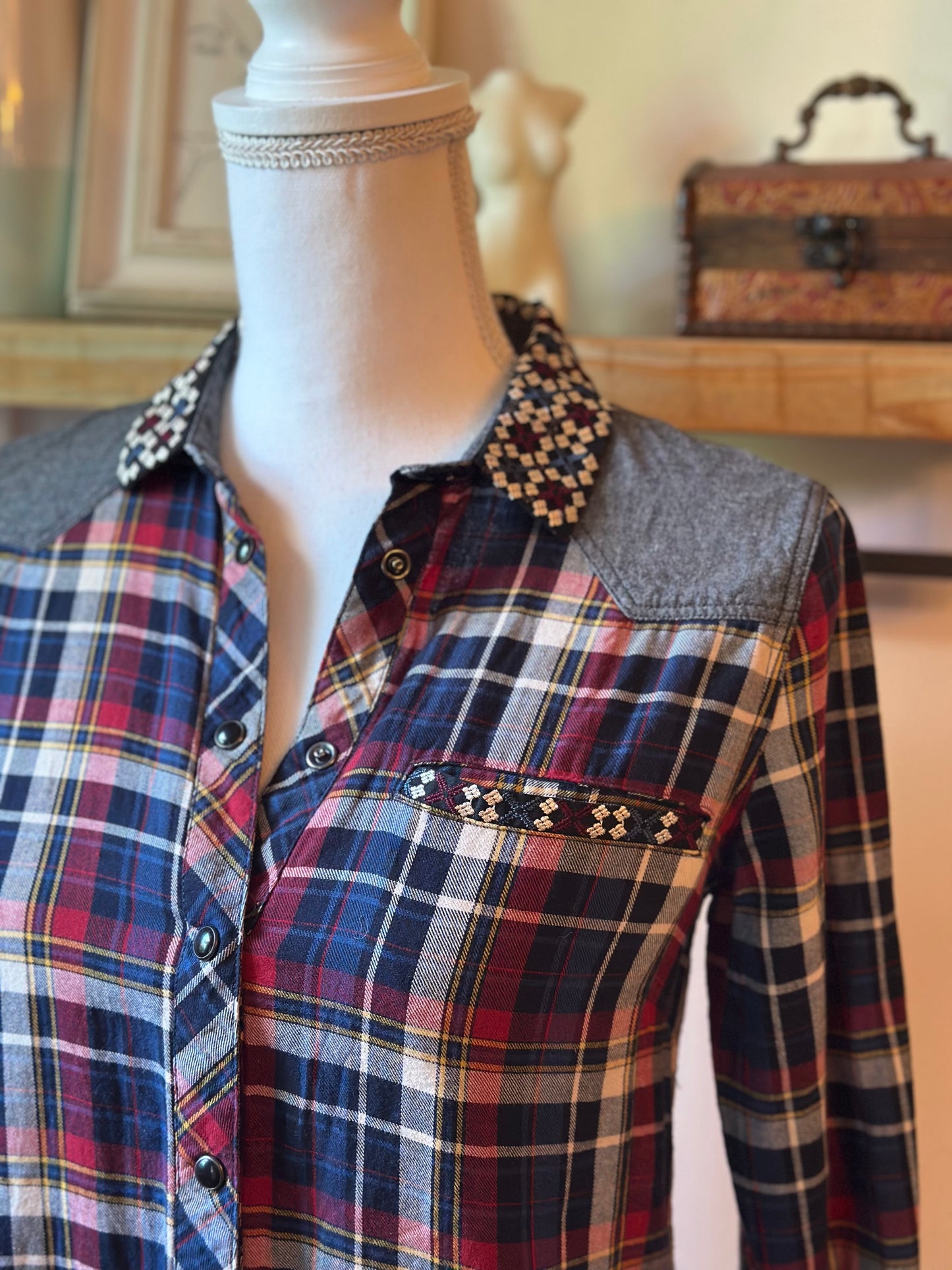 Chemise à carreaux T.36