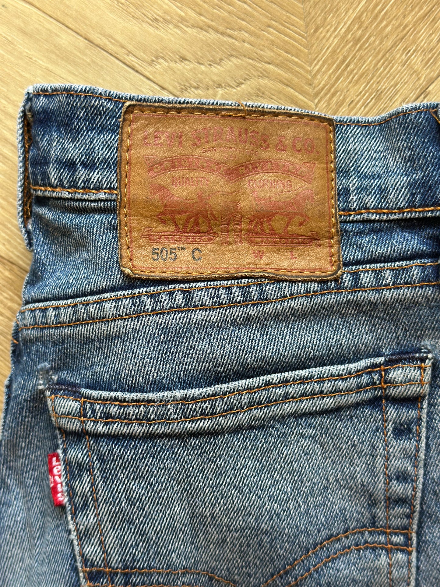 Jean Levi’s 505 C – Taille W25 L32 (équivalent 34/36 FR)
