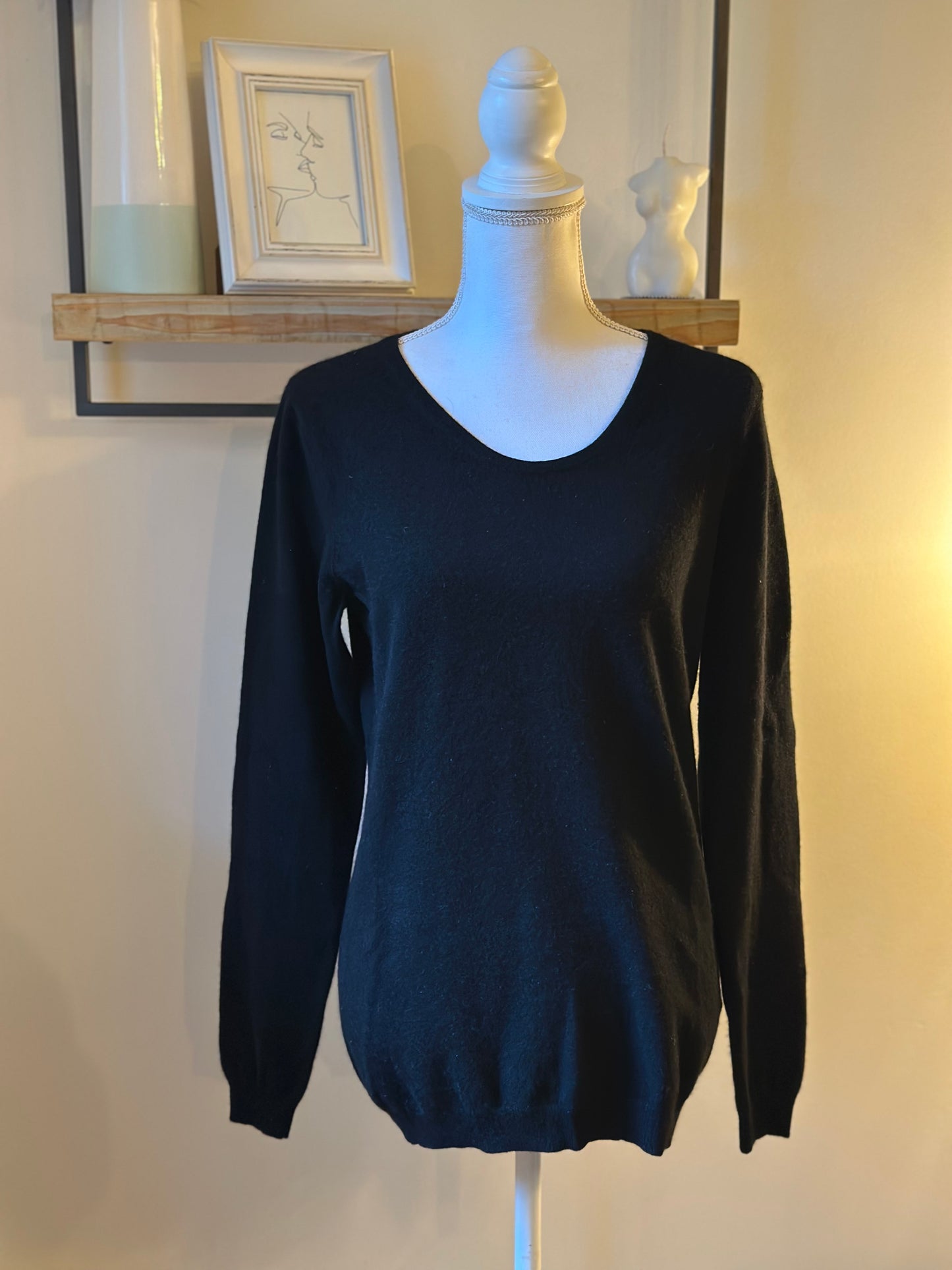 Pull col V uni noir en cachemire T.38