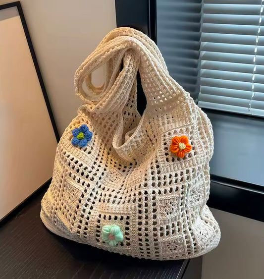 Sac fourre-tout en crochet avec fleurs colorées brodées