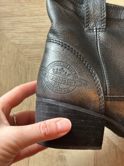 Bottines cuir noir talon P.37