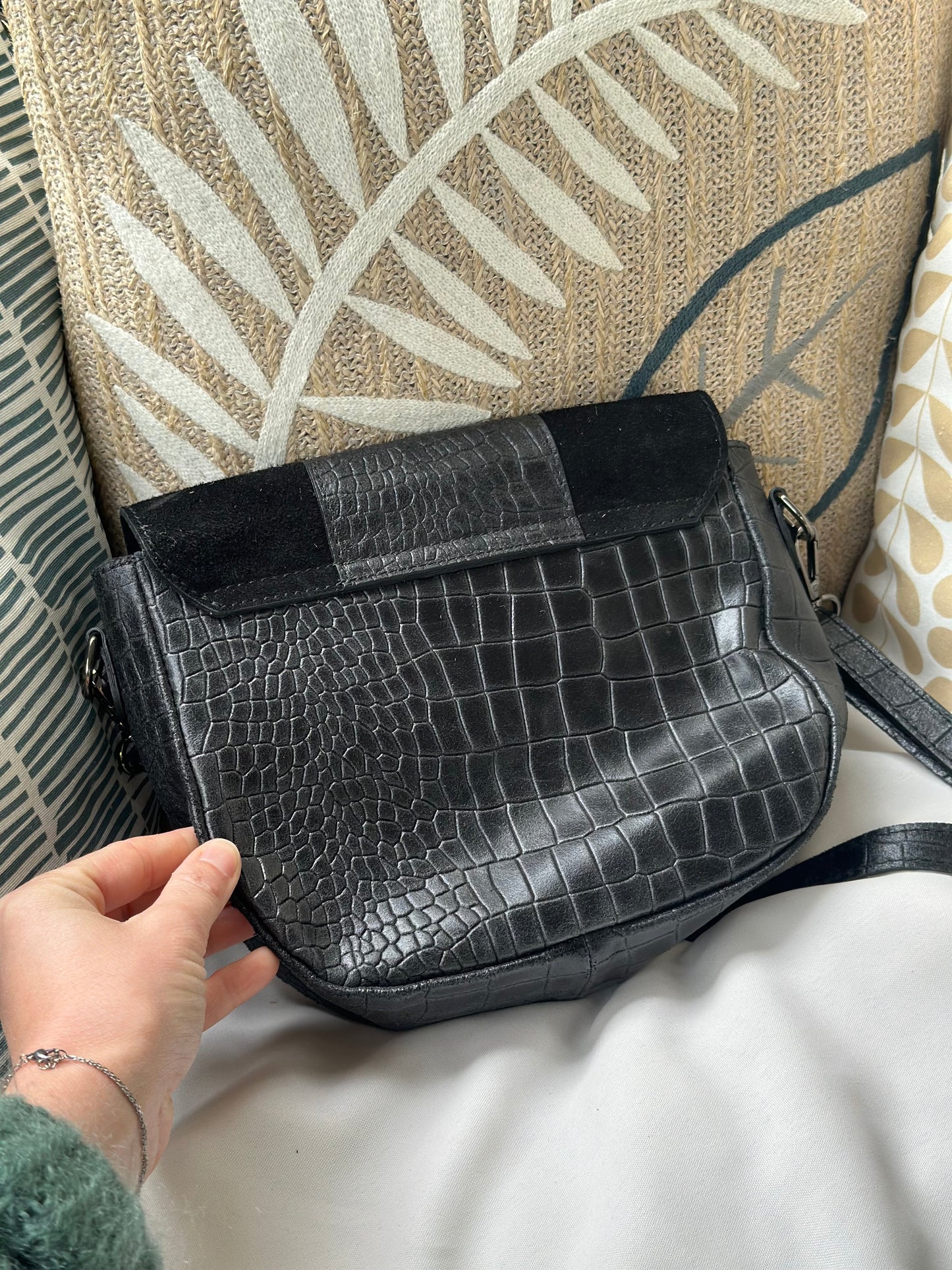 Sac bandoulière cuir et daim effet croco noir – fabriqué en Italie