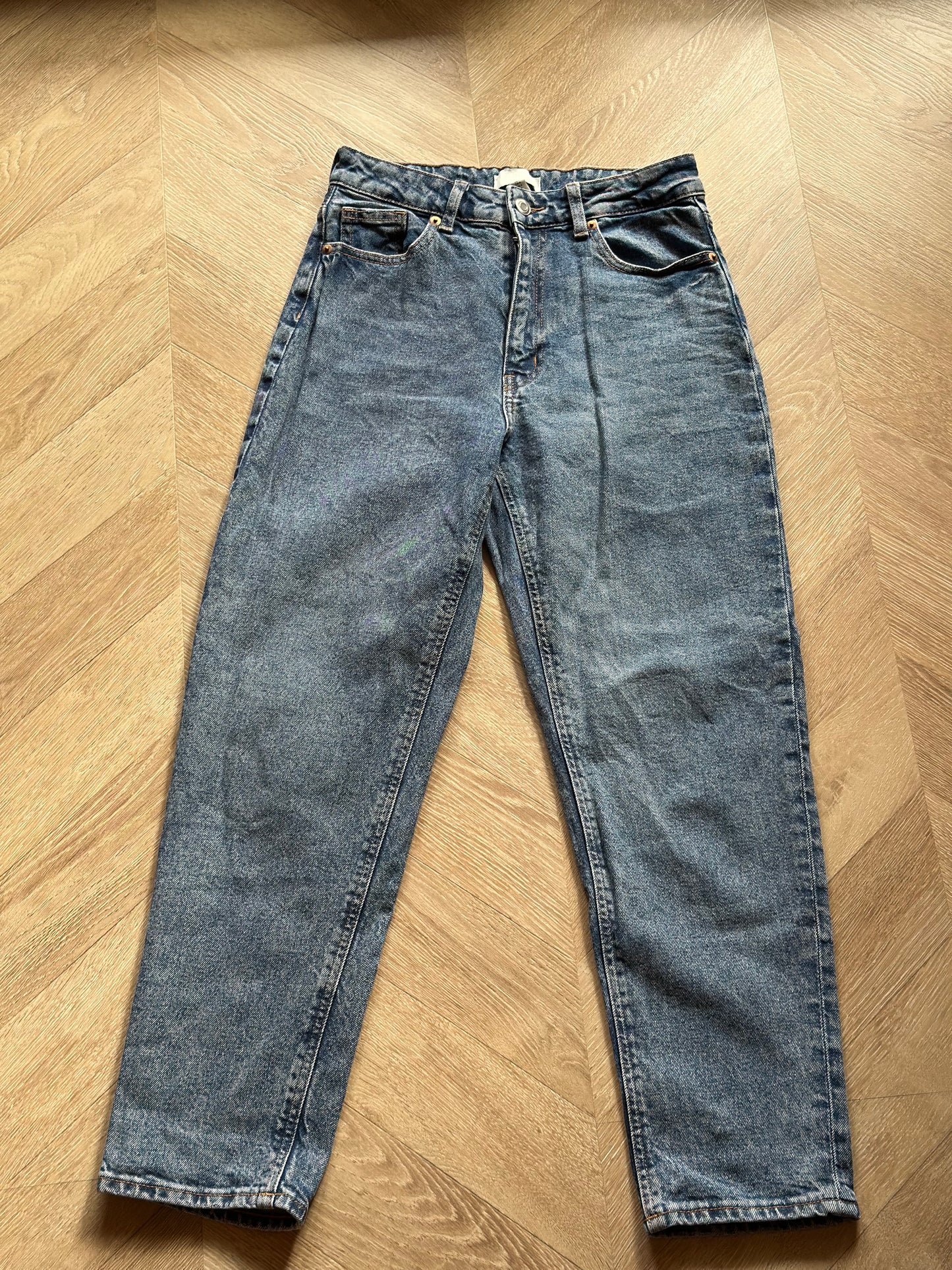 Jean mom droit en denim bleu délavé T.36