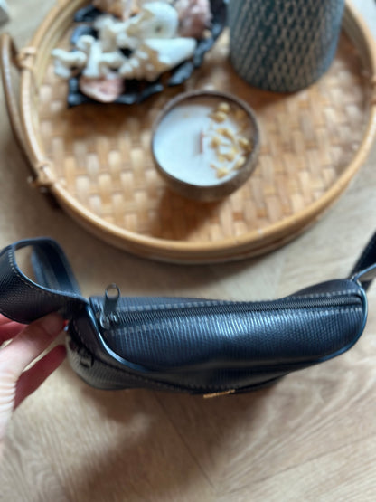 Banane vintage 90s’ noire vintage Chipie logo doré