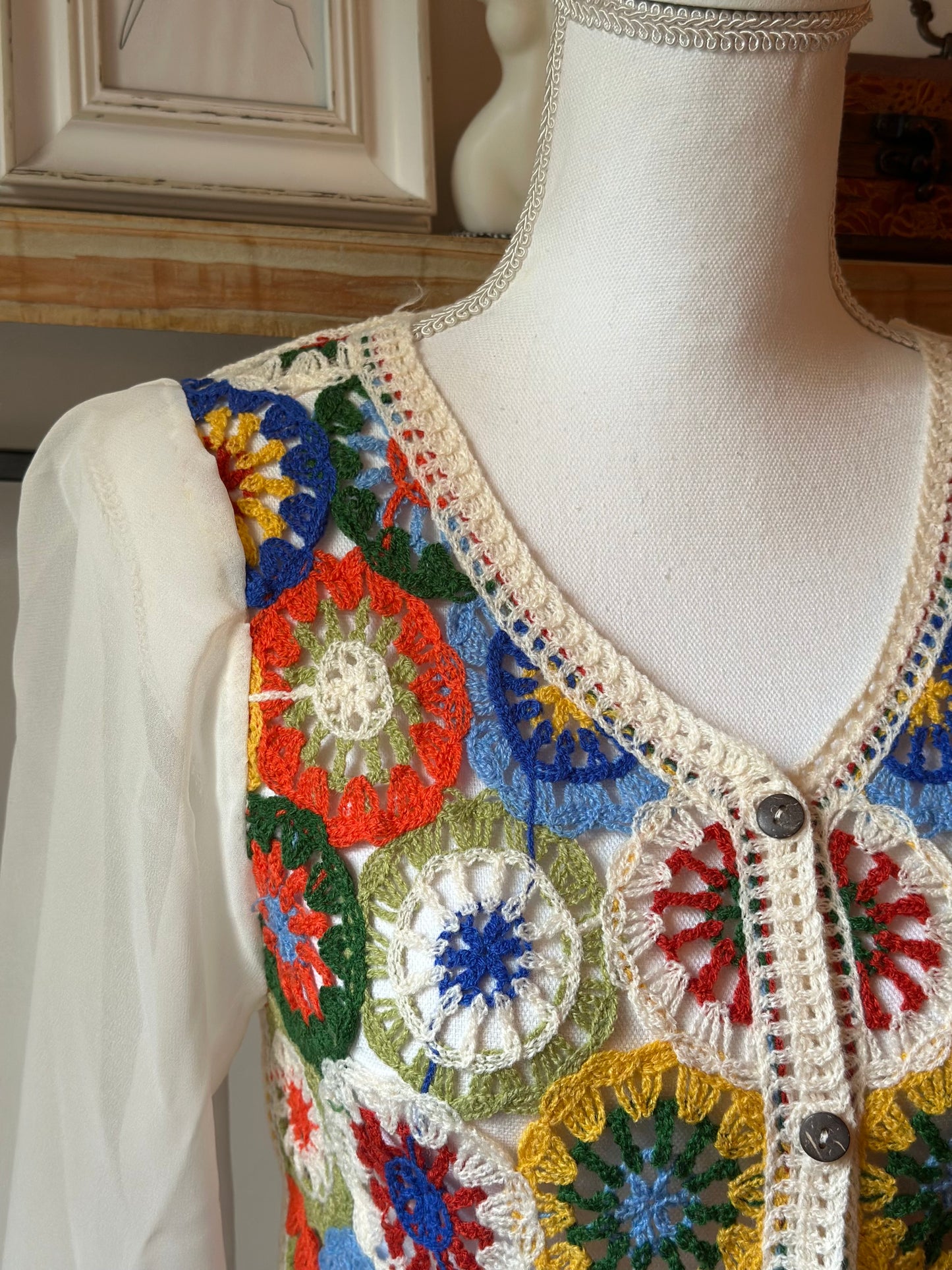 Cardigan en crochet multicolore neuf, T.36