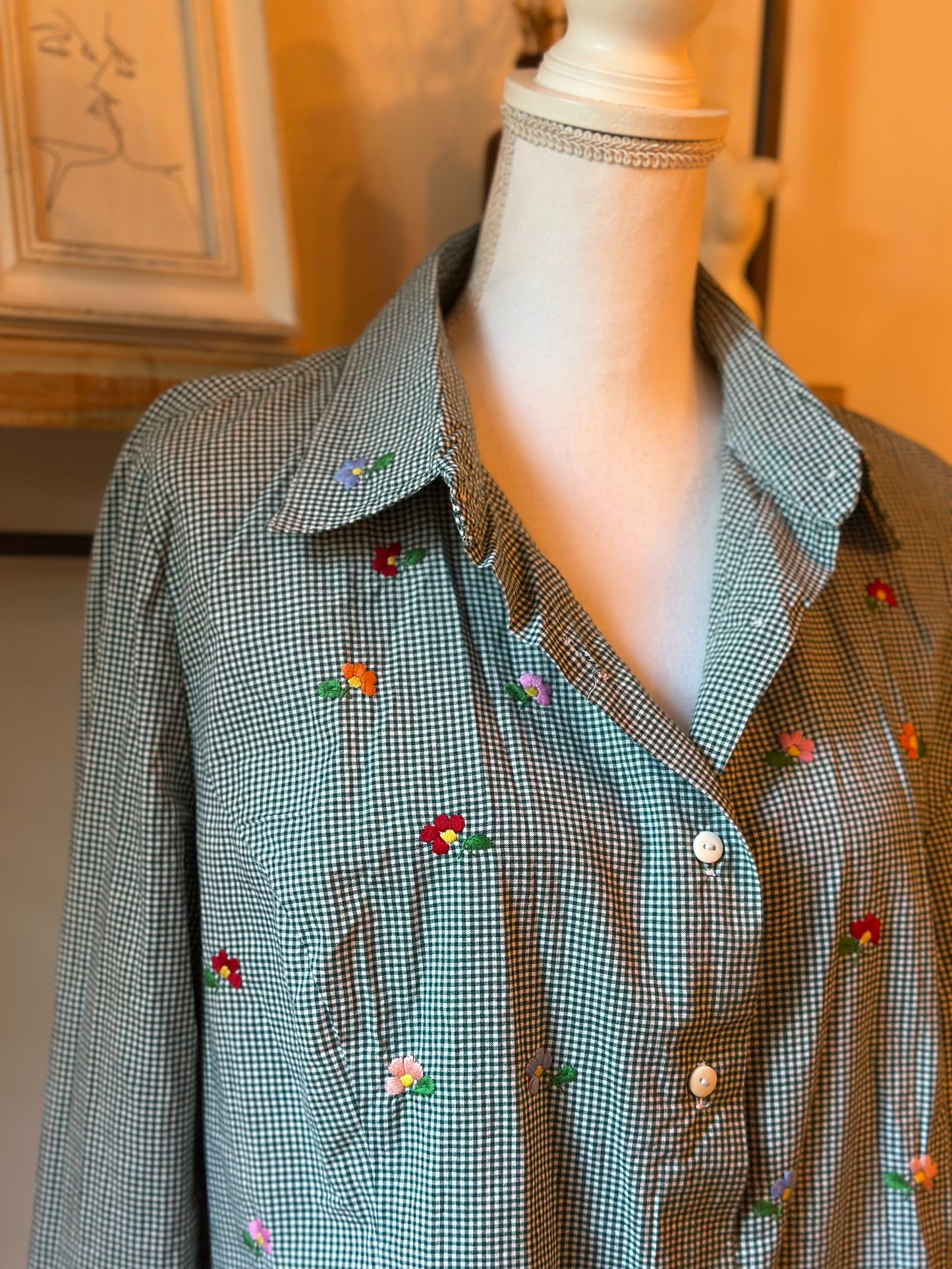 Chemise vintage vichy vert à fleurs brodées – Fabriquée en France T.U