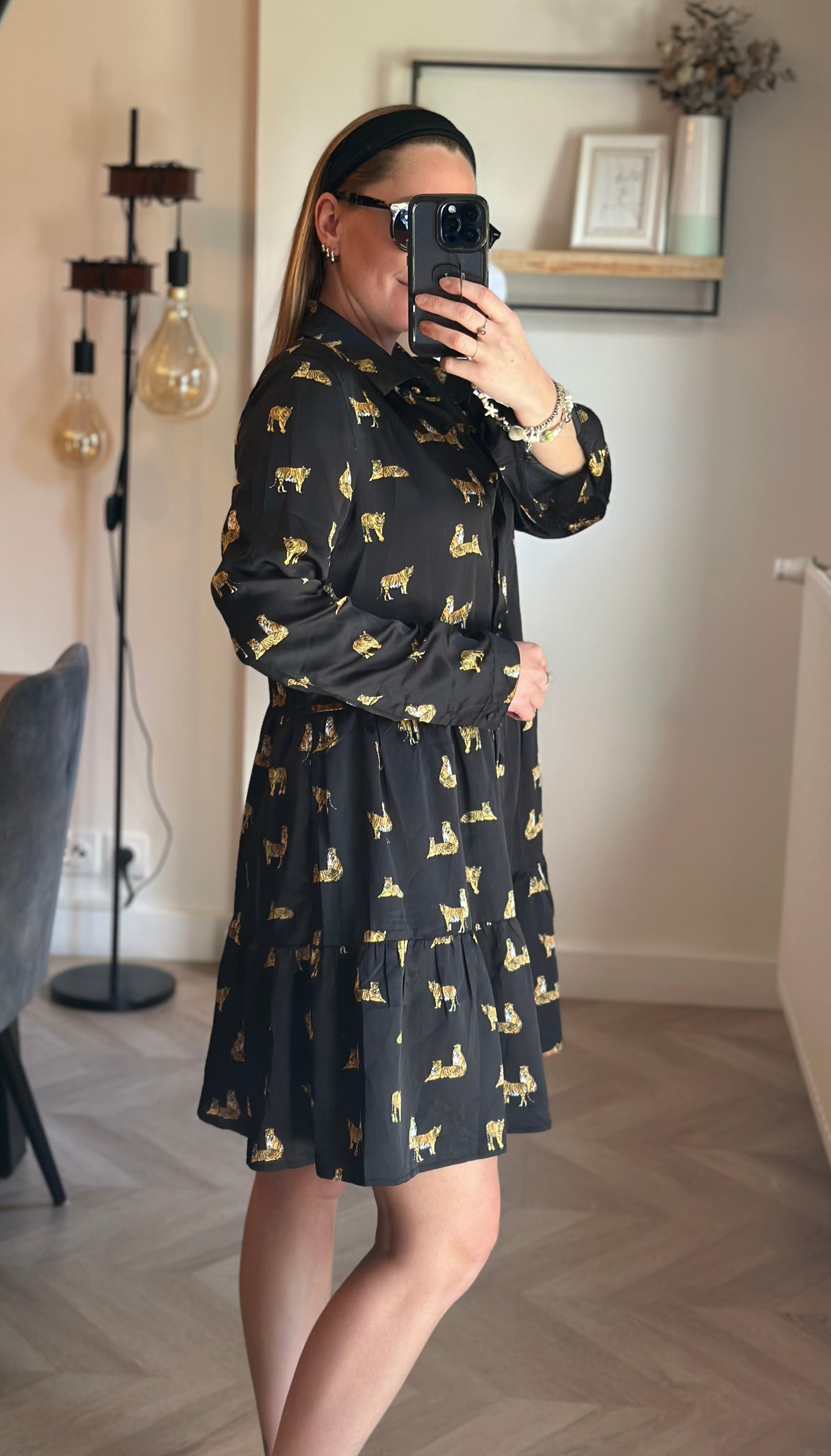 Robe courte fluide imprimé tigre noir et doré T.36