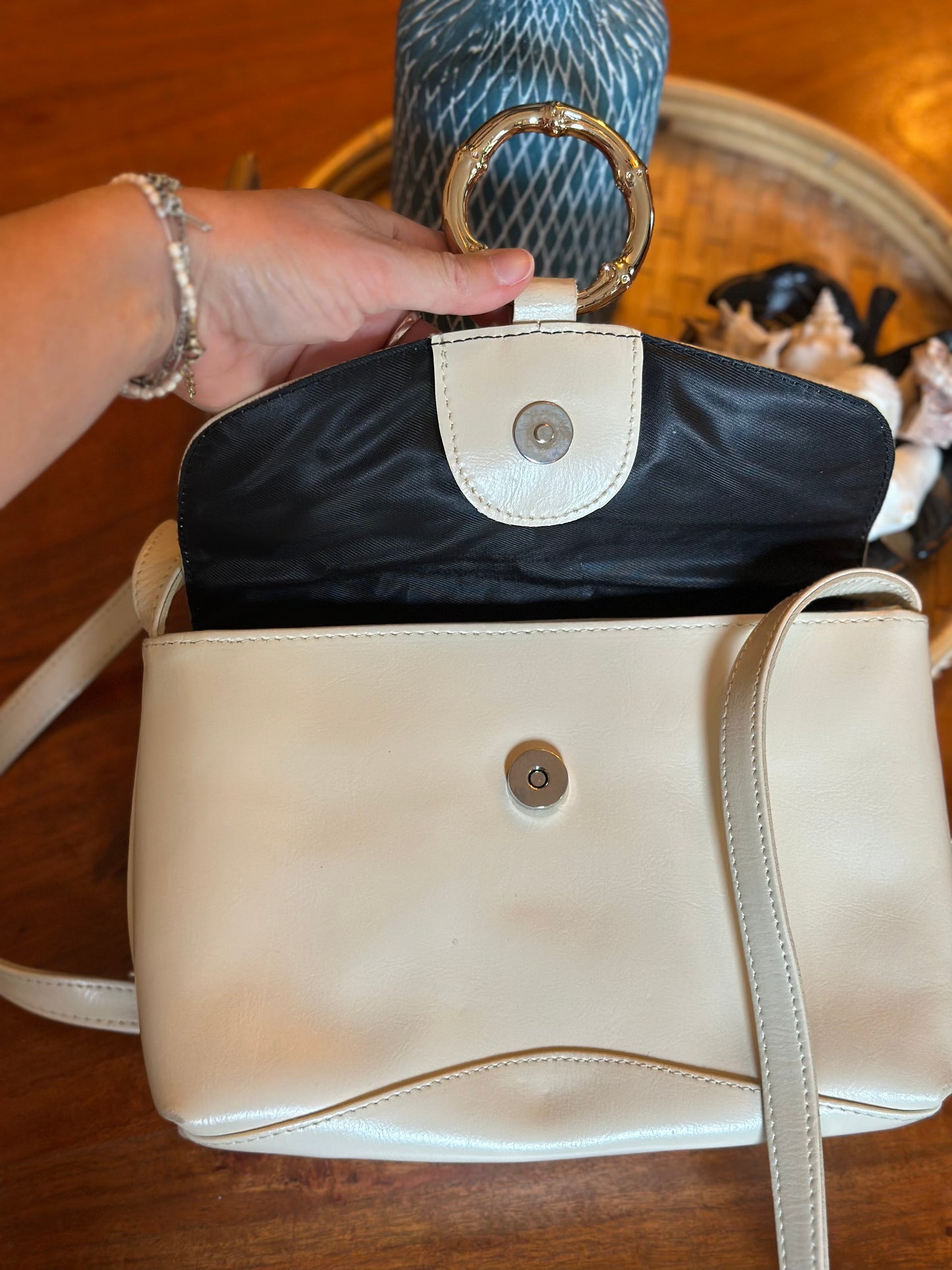 Sac bandoulière en cuir blanc crème cercle argenté – Vintage Made in France