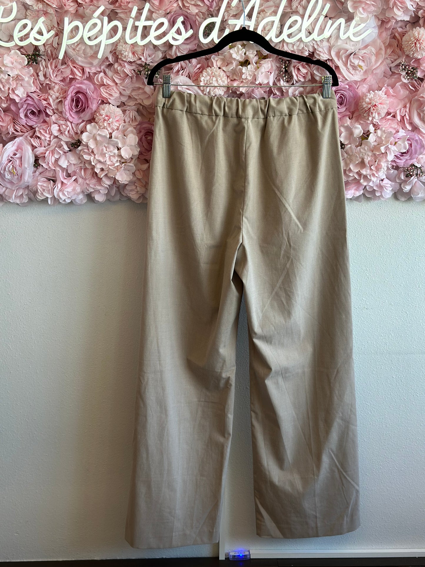 Pantalon « Lazy » beige taille haute coupe ample T.40