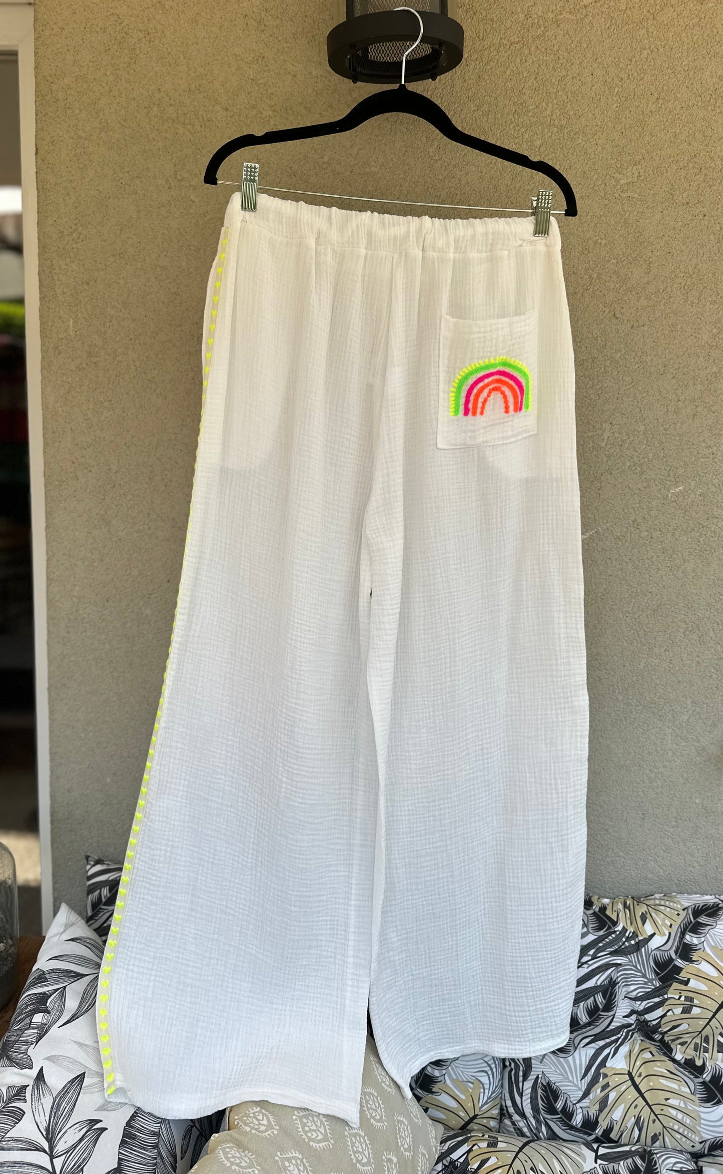 Pantalon gaze de coton Made in Italy blanc brodé arc-en-ciel – T.U 36/44