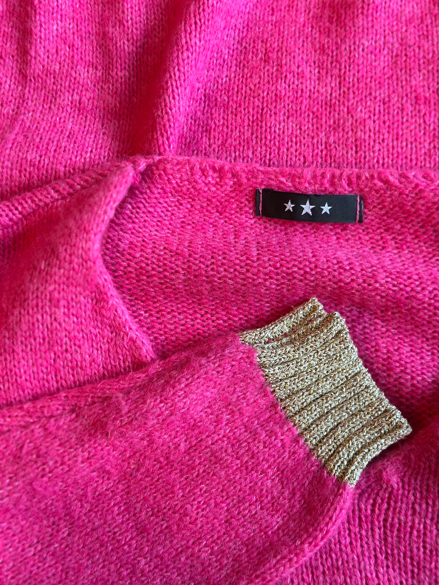 Pull col V rose fuchsia en laine fabriqué en Italie T.U