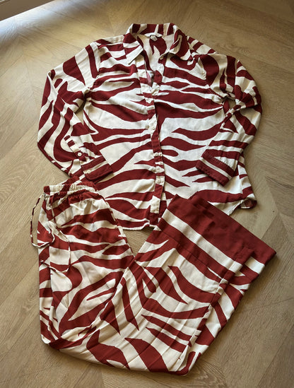 Ensemble zèbre chemise pantalon large fluide T.34/36