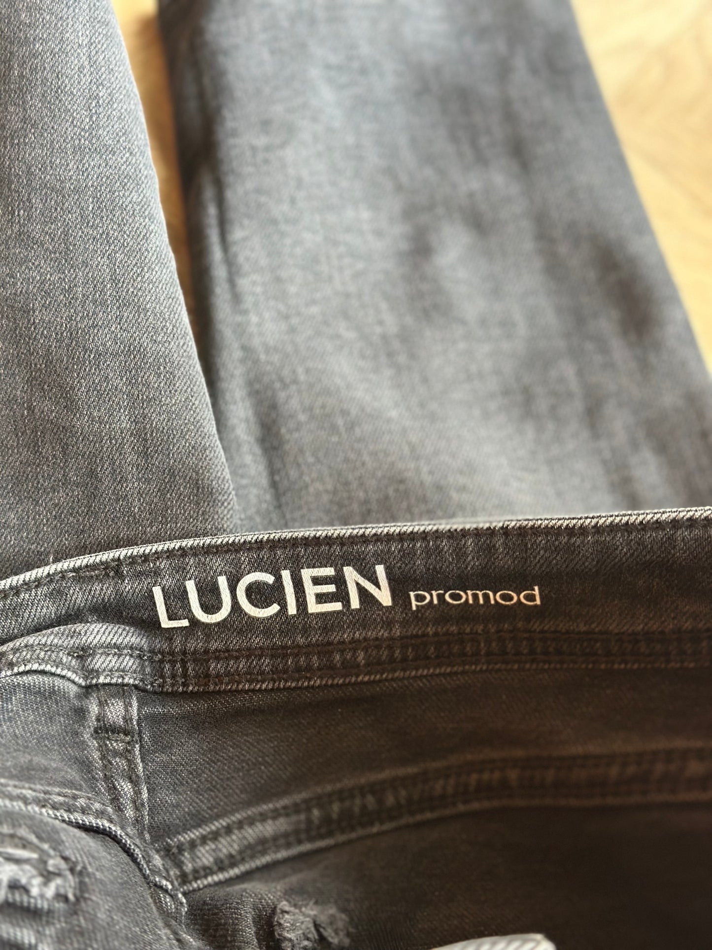 Jean gris “Lucien” coupe girlfriend T.34