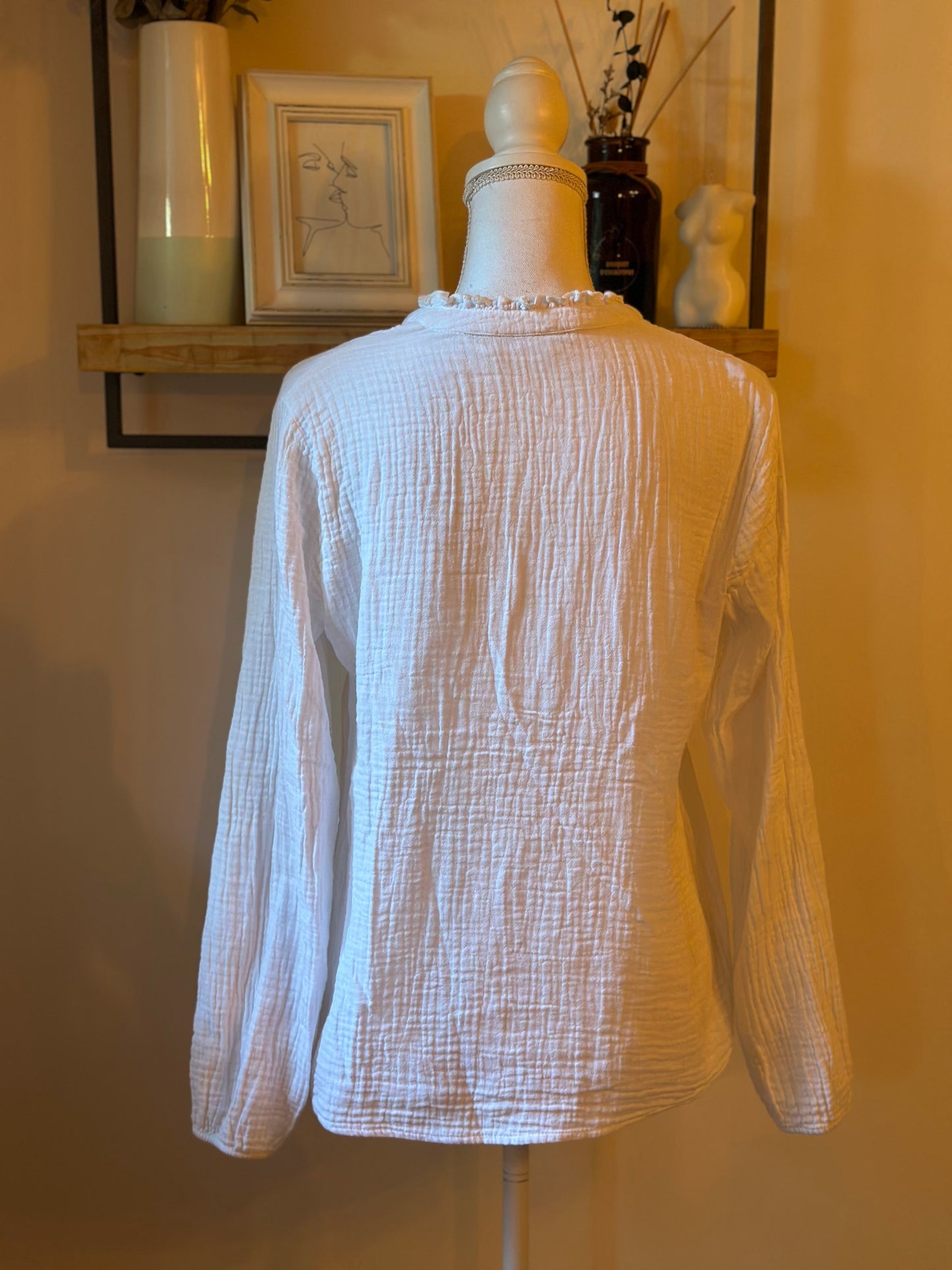 Blouse unie blanche fabriquée en Italie T.U convient du 38 au 42