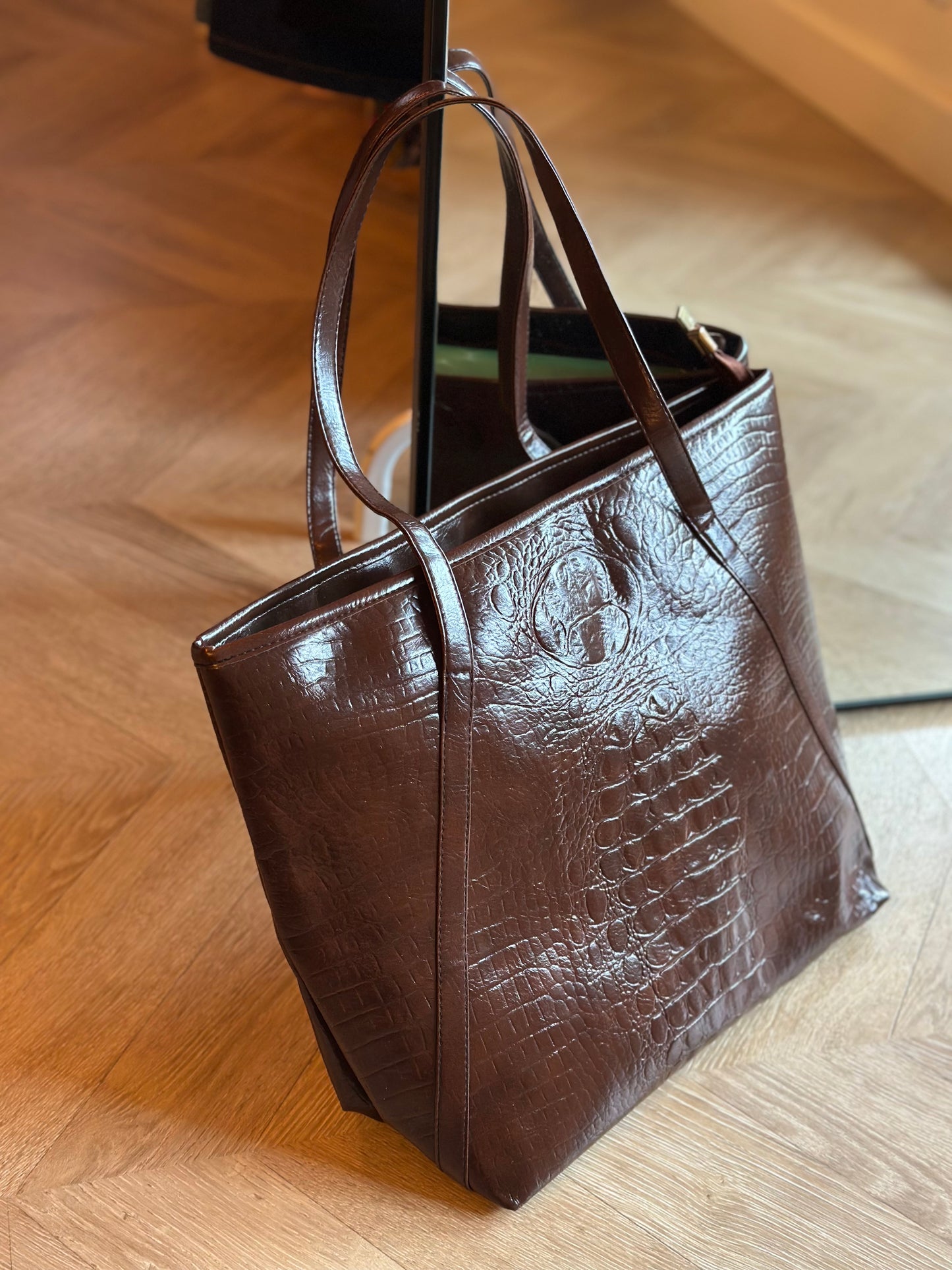 Grand sac cabas effet croco marron