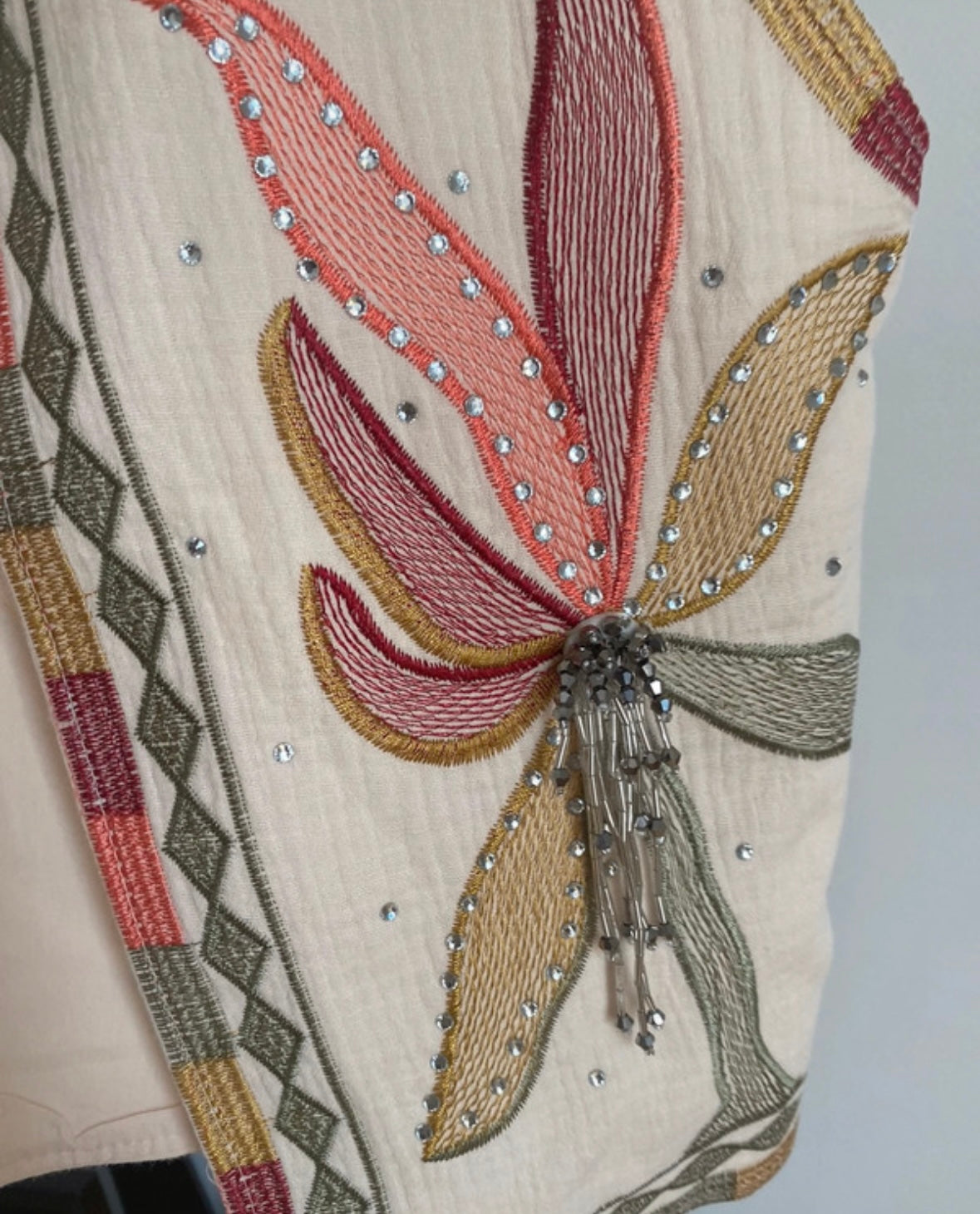 Gilet sans manches brodé fleuri T.36/38