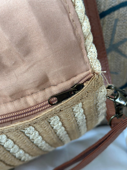 Sac bandoulière raphia motif graphique bohème