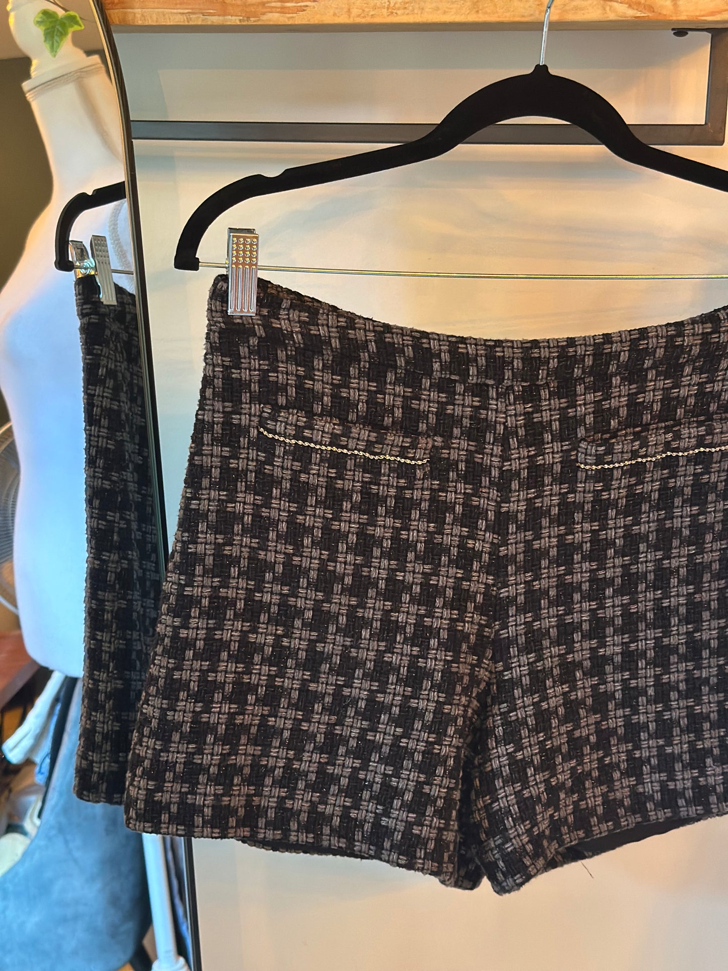 Short en tweed à carreaux T.40