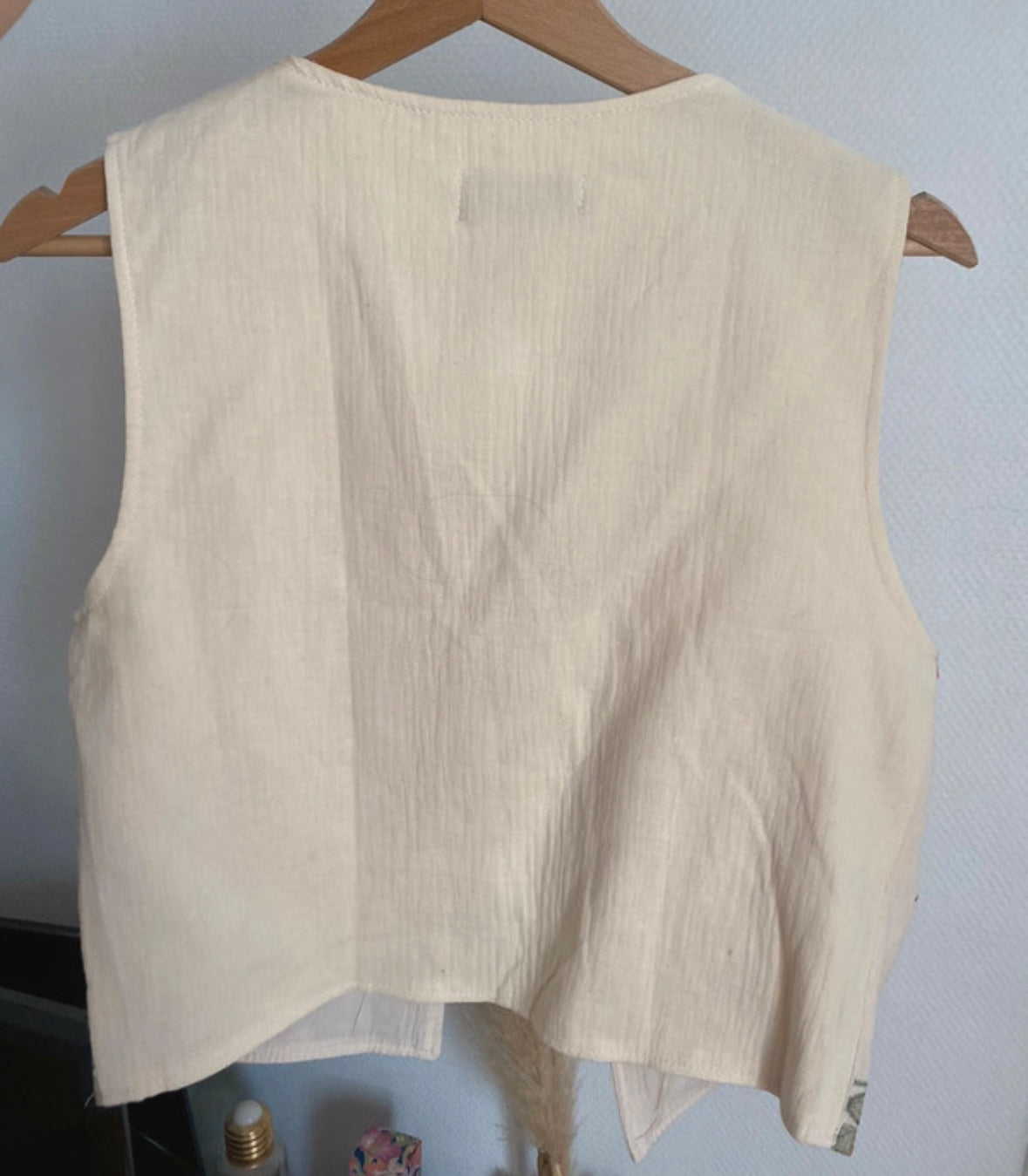 Gilet sans manches brodé fleuri T.36/38