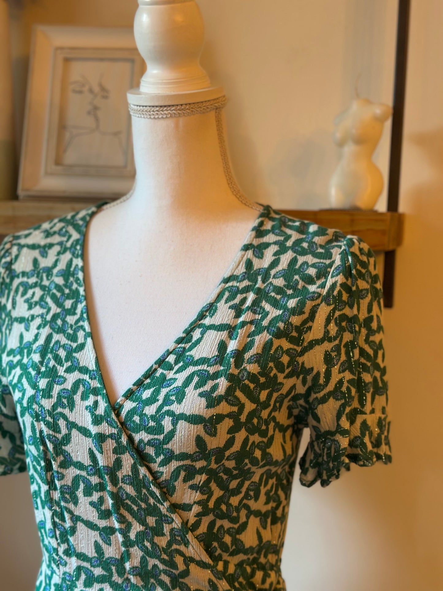 Robe portefeuille imprimé vert neuves T.38