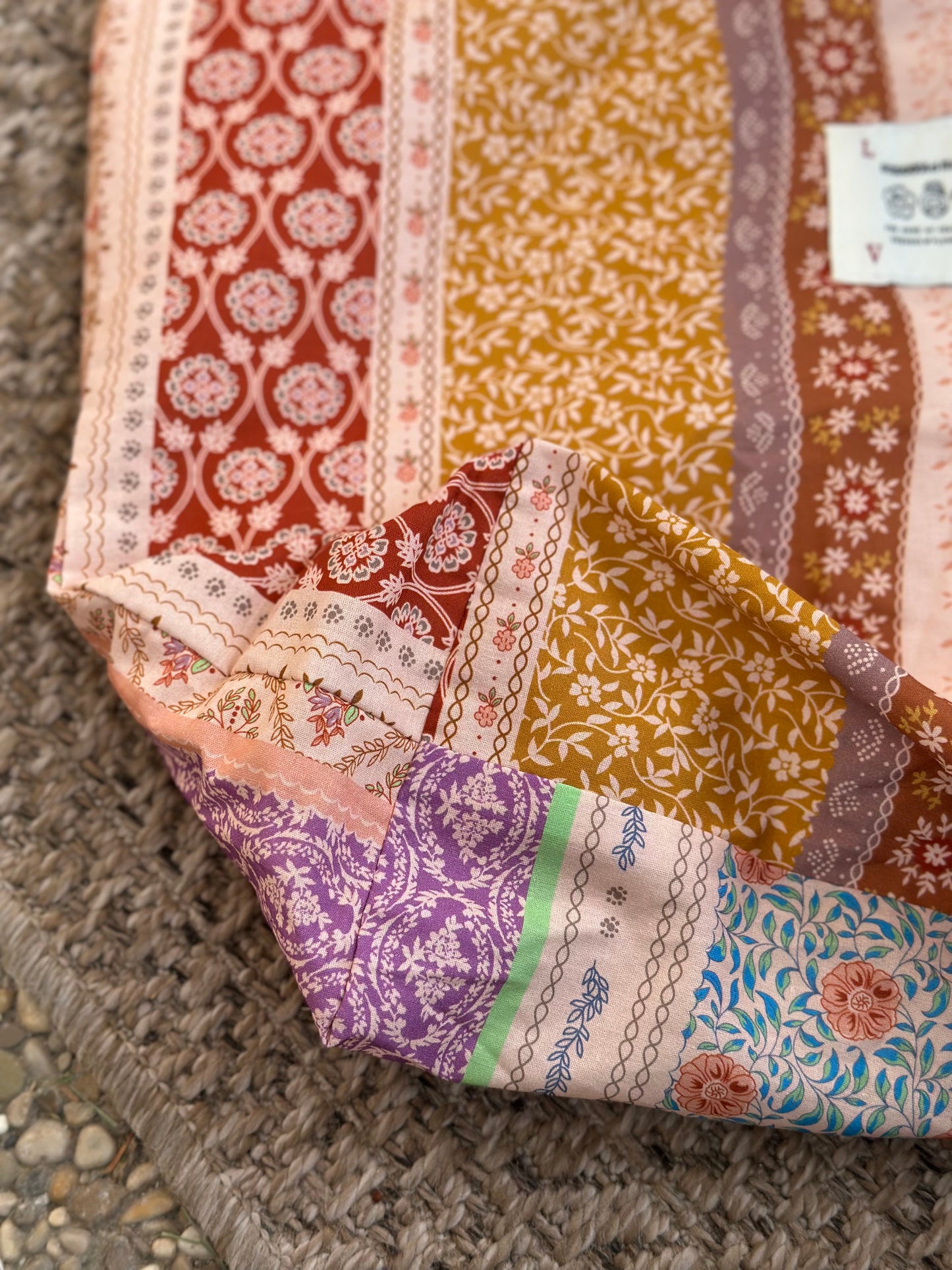 Joli sac cabas à motifs effet patchwork fleuri – Coton doux multicolore