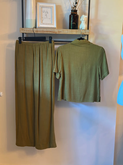 Ensemble pantalon large et chemise kaki en lin et viscose T.36