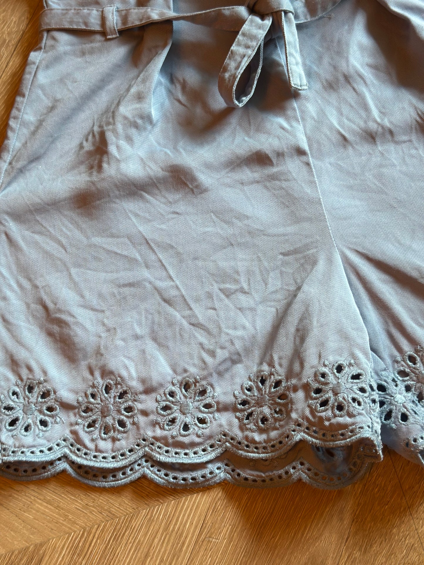 Short fluide broderie anglaise gris T.36